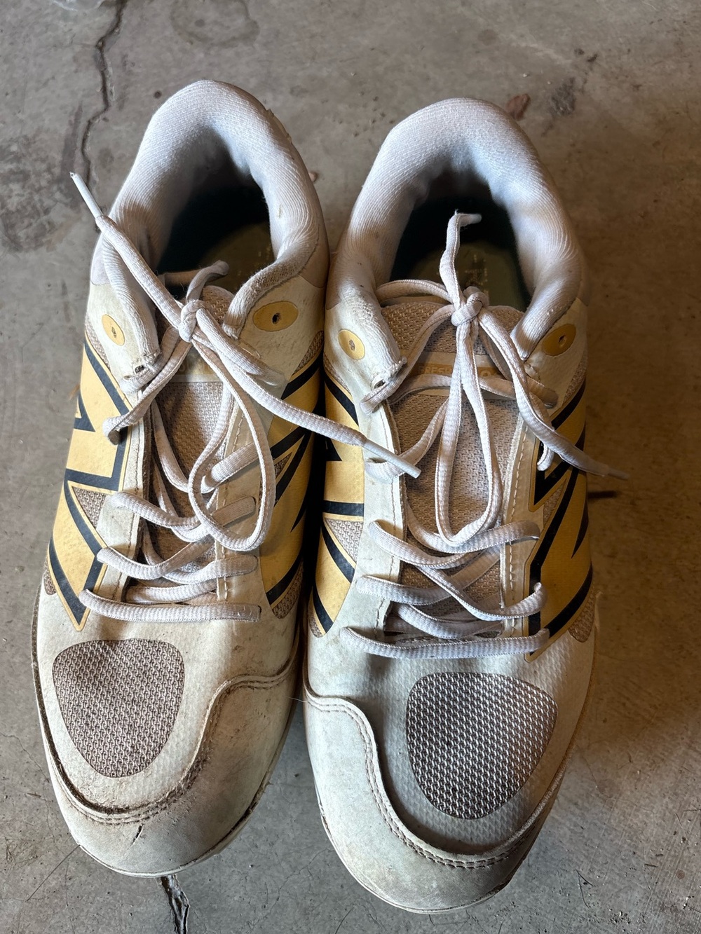 New Balance Men's White and Yellow Athletic Sneakers